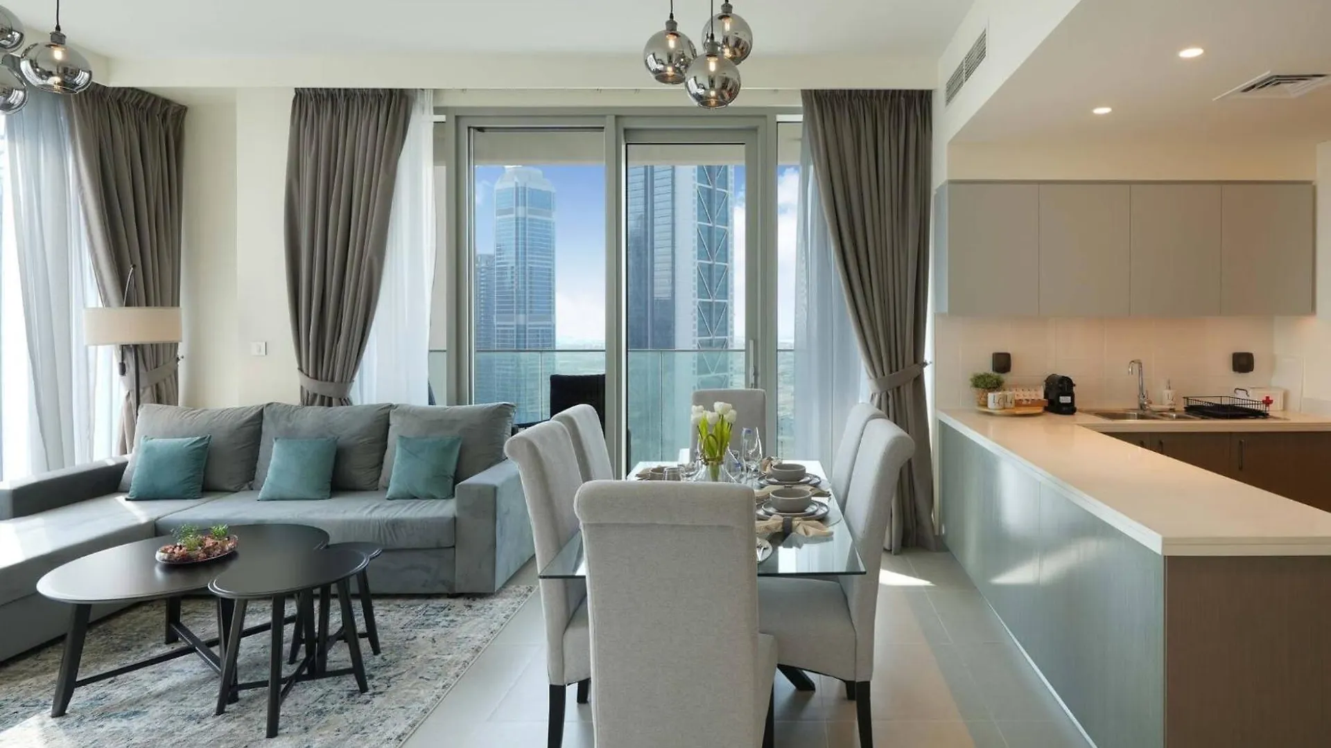 Apartment Chic 2-Bedroom Downtown Gem Dubai